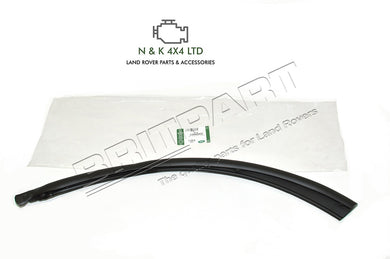 LAND ROVER DISCOVERY 3 & 4 GENUINE LR R/H/R DOOR SEAL CLADDING -CGE500420LR